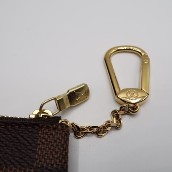 ♥️SOLD ♥️ Louis Vuitton Damier Ebene Key Pouch - Picture 3 of 8